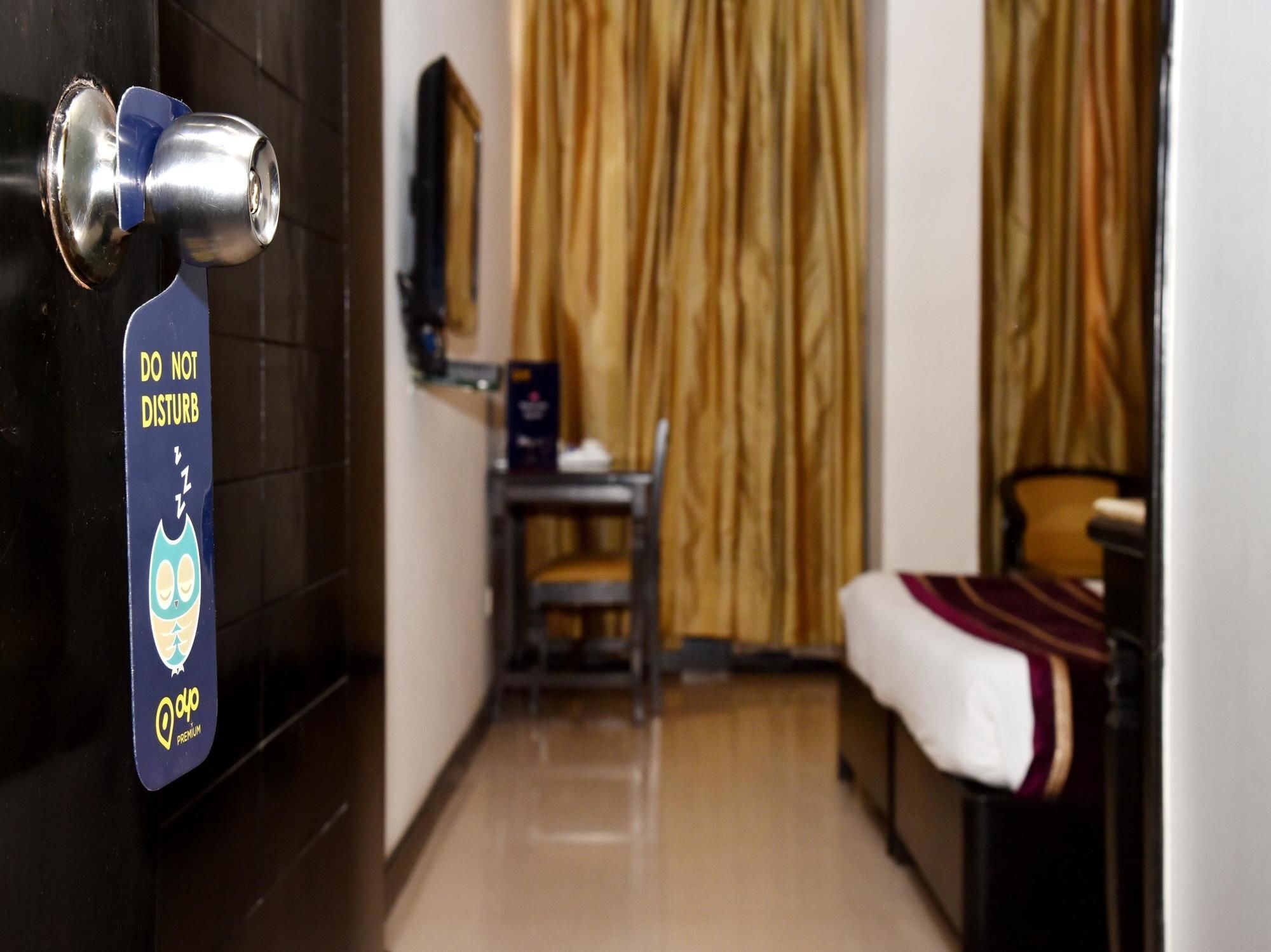 Oyo Premium Sector 43 B Hotel Chandigarh